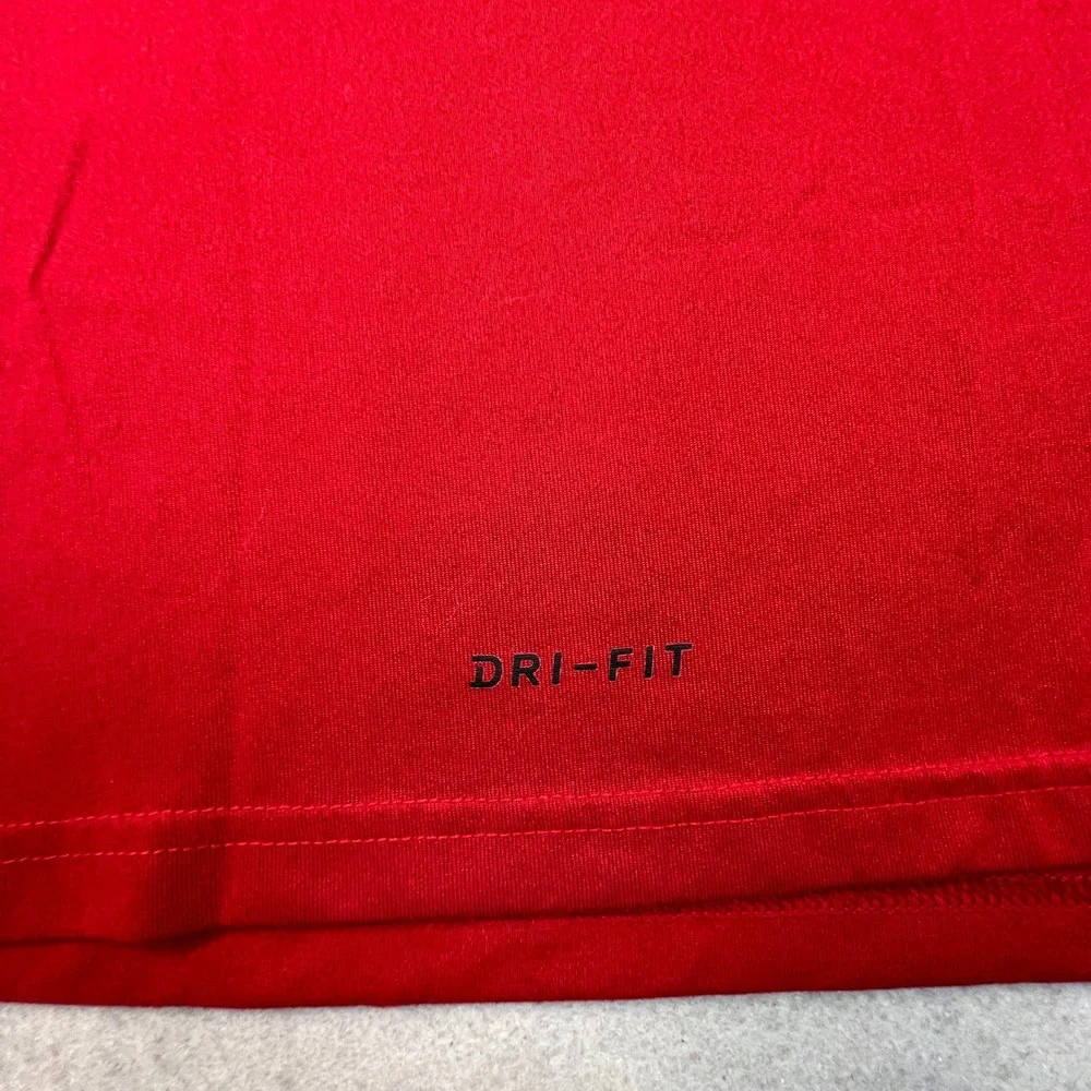 Nike Dri-FIT Training Shirt Mens Large Red Short Sleeve Swoosh Athletic Gym Tee